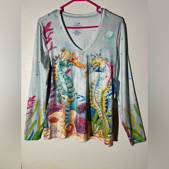 Art & Sol Seahorse design. Breathable Quickdry Top - Picture 2 of 9
